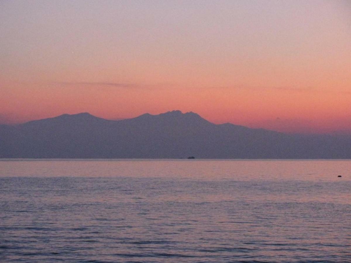 Ferienhaus "Arizones", Nea Kallikratia, Chalkidiki Nea Kallikrateia Bagian luar foto